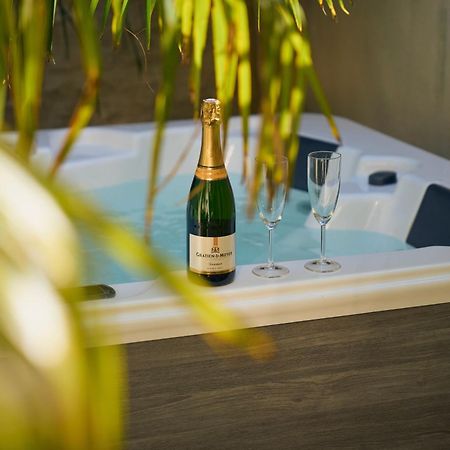 Suite Atypique - Jacuzzi Privatif En Centre Ville De Cognac Extérieur photo