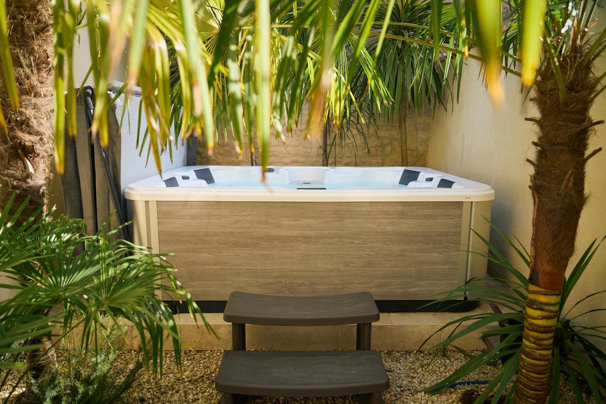 Suite Atypique - Jacuzzi Privatif En Centre Ville De Cognac Extérieur photo