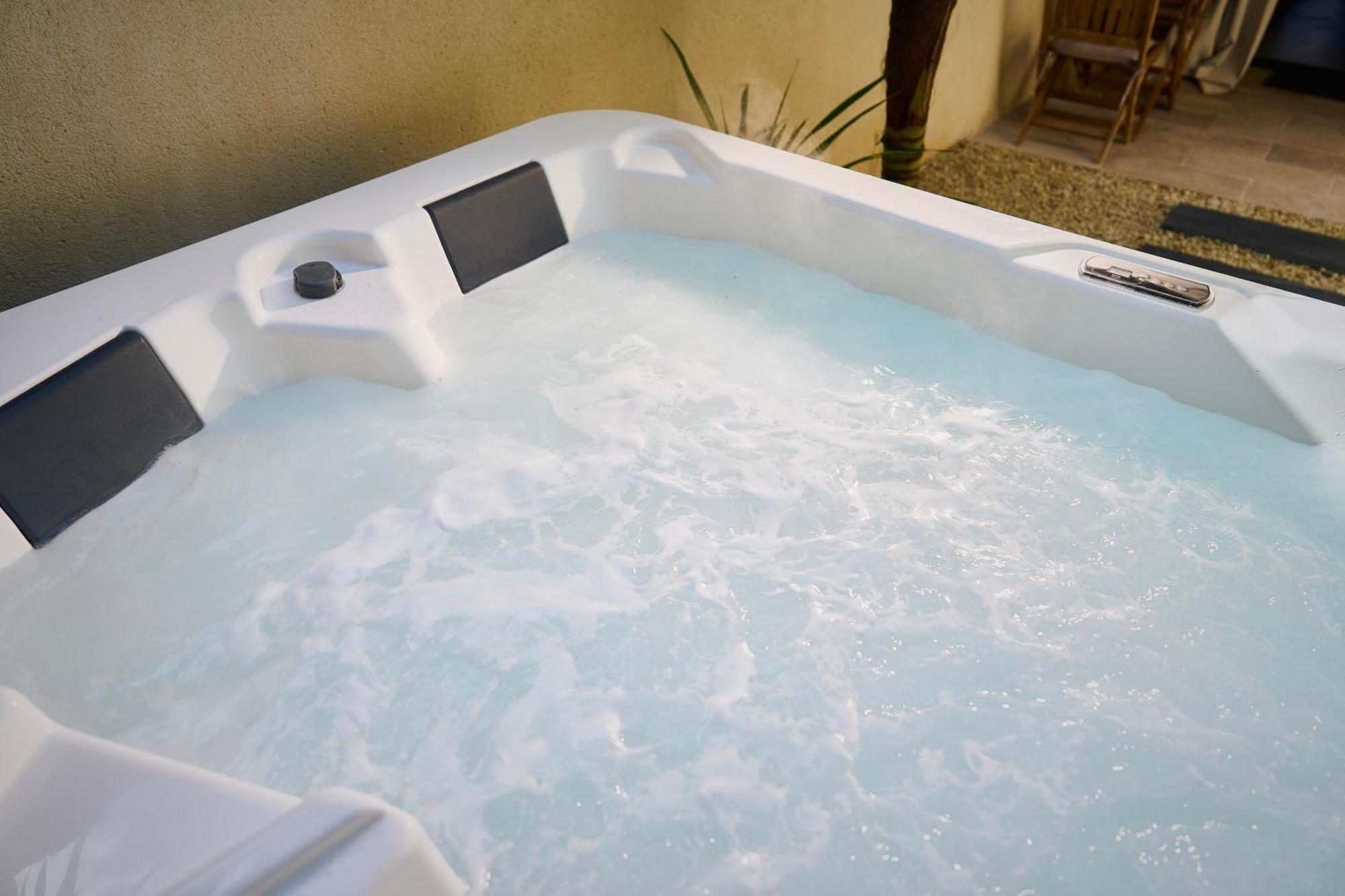 Suite Atypique - Jacuzzi Privatif En Centre Ville De Cognac Extérieur photo